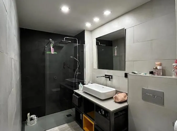 Center Modern Loft アパート