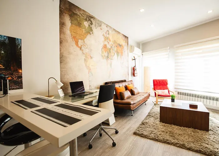 Center Modern Loft Apartment *